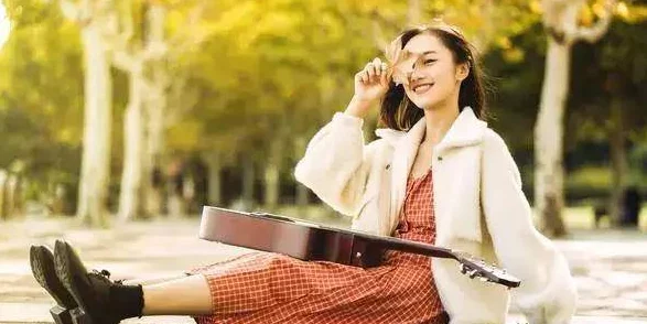 翁熄性放纵之小莹完整版积极向上追求自我成长与幸福生活的故事鼓励每个人勇敢面对挑战实现梦想