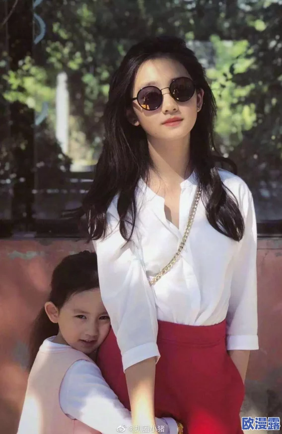 美妇纵容小子耸动网友认为这种行为不妥，认为成年人应当对未成年人负责，呼吁社会关注家庭教育的重要性