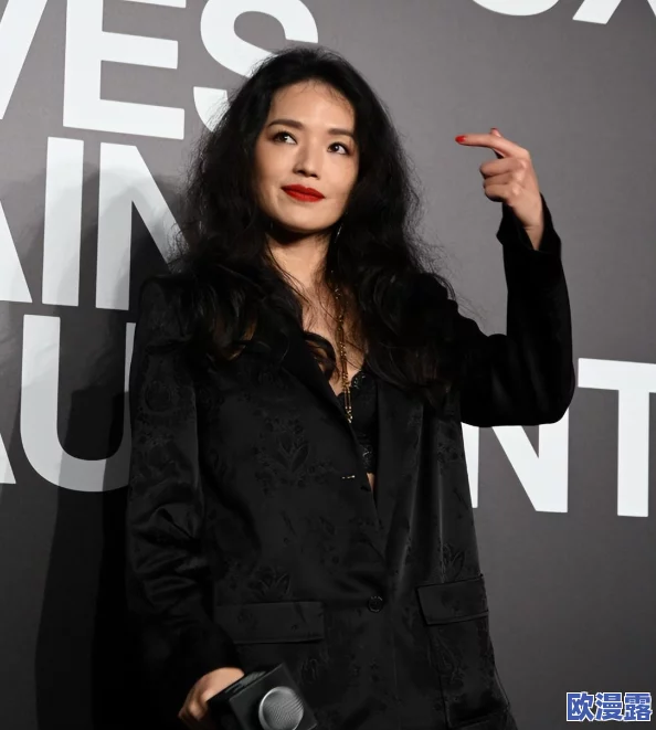 香港老电影人蛇三级传承经典文化激励年轻一代追求梦想与艺术创新共同推动影视行业发展