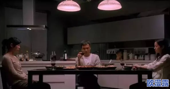 香蕉eeww99国产精选播放 这部作品真是让人惊艳，画面精美剧情紧凑，演员表现也很出色，是值得一看的好片！