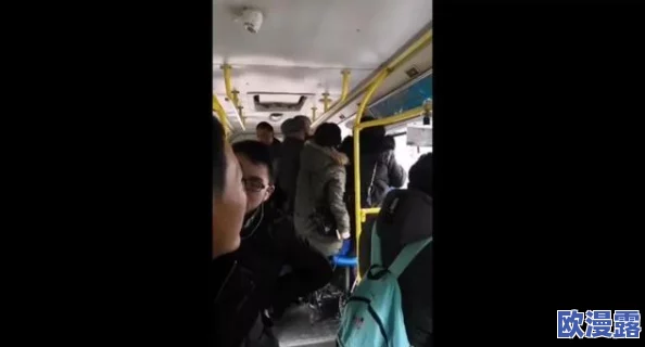 公车上乱j伦小说肉小说，这种题材真是让人无语，影响社会风气