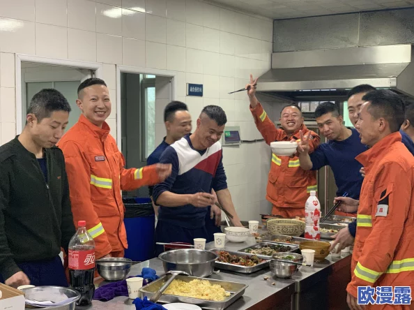 狠狠的往里顶撞h 最近被拍到与神秘男子深夜约会 两人亲密互动引发网友热议 是否在恋爱中？