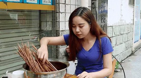 啊好烫撑满了h近日网络热议引发众多网友讨论关于生活中的小确幸与意外惊喜的感悟分享让人倍感温暖