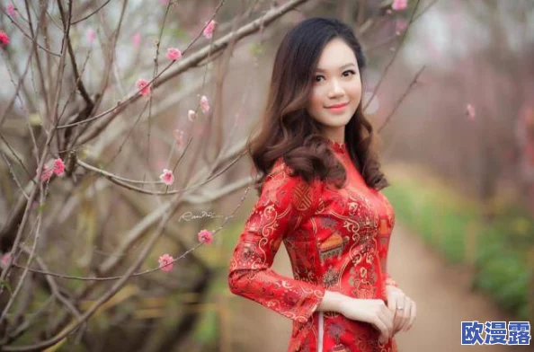 熟女吃嫩草惊爆内幕：她们为何偏爱年轻小鲜肉背后的秘密让人震惊不已，竟然与心理因素和社会压力有关！
