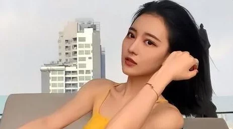 高清潢色大片 网红模特私生活曝光与神秘男友甜蜜约会引发热议