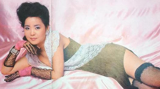 brandilove熟女丝袜，真是太美了，细腻的质感和优雅的设计让人爱不释手！