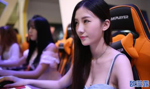 操美女b视频近日在社交媒体上引发热议众多网友纷纷分享观看体验并讨论其内容的真实性和影响力