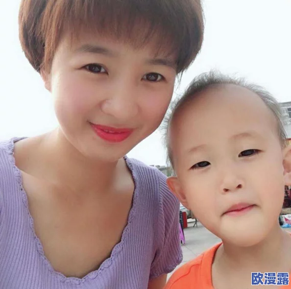 美女直播吃奶传递母爱温暖展现亲子间的深厚情感让更多人关注家庭与爱的力量